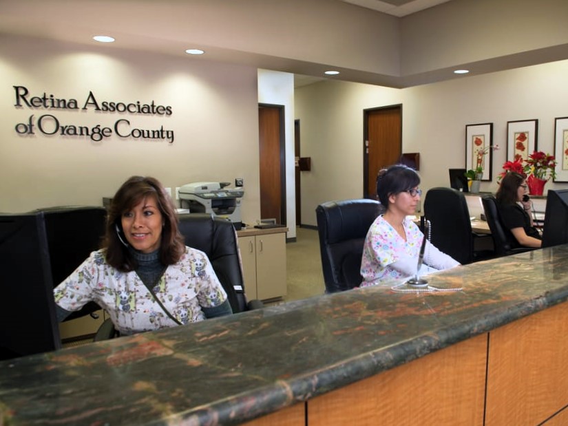 retinalassociatesoforangecounty - office2